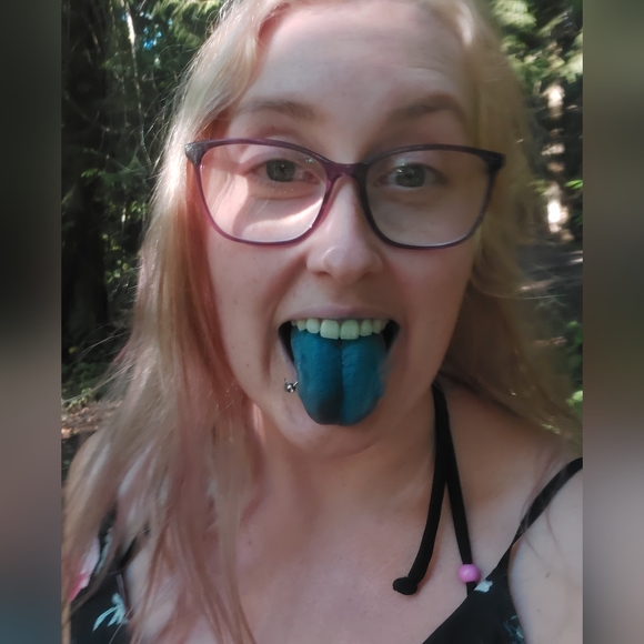 Meet your Posher, Ara - Picture 3 of 3